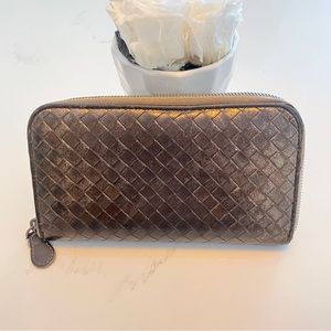 Authentic Bottega Veneta Intrecciato Metallic Zippy Wallet